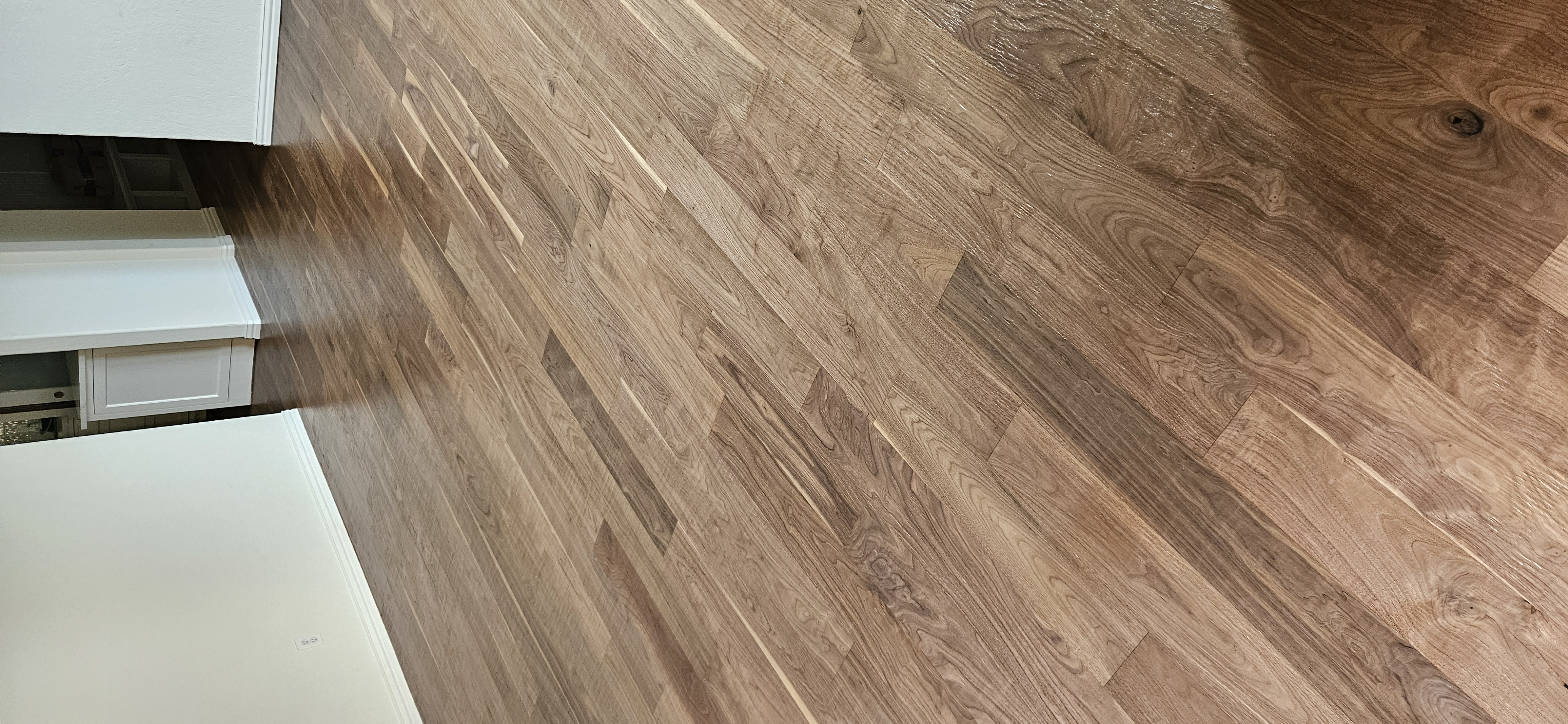 Hand scraped and distressed hardwood floors in Fort Worth, TX